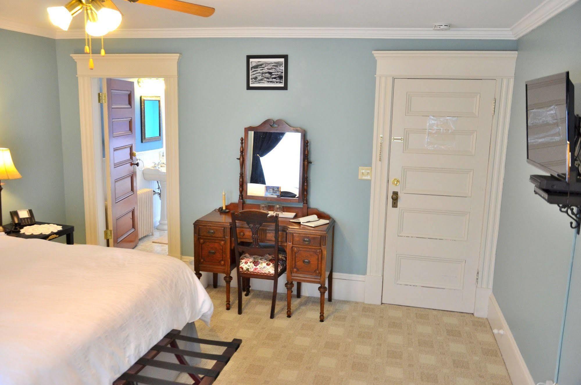 Island Home Bed And Breakfast Summerside Bagian luar foto
